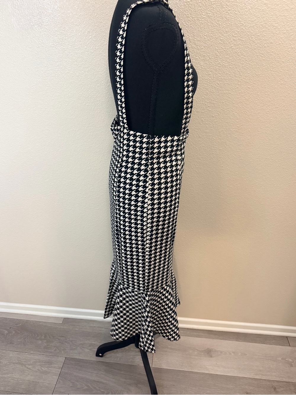 SHEIN Black and White Houndstooth Suspender Skirt - Picture 6 of 10